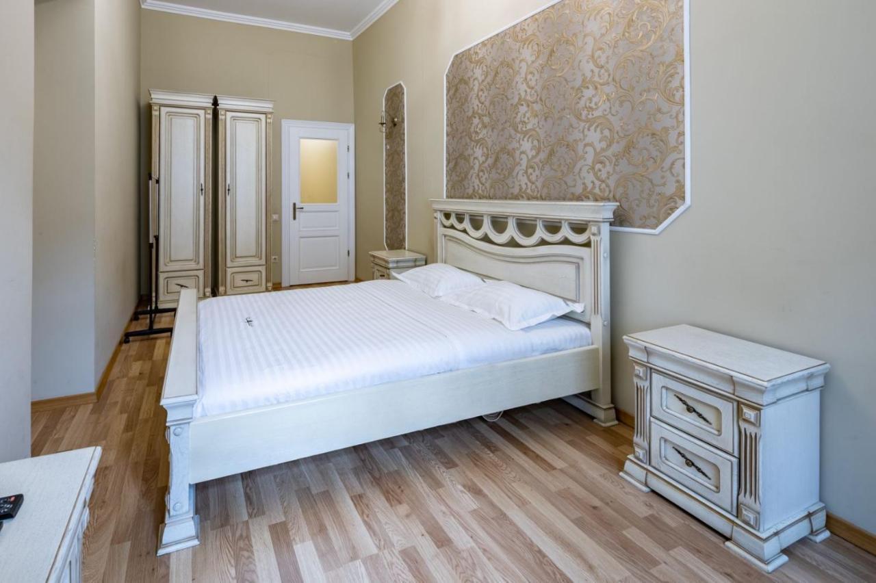 Romari Сербська 9 Apartment Lviv Bagian luar foto
